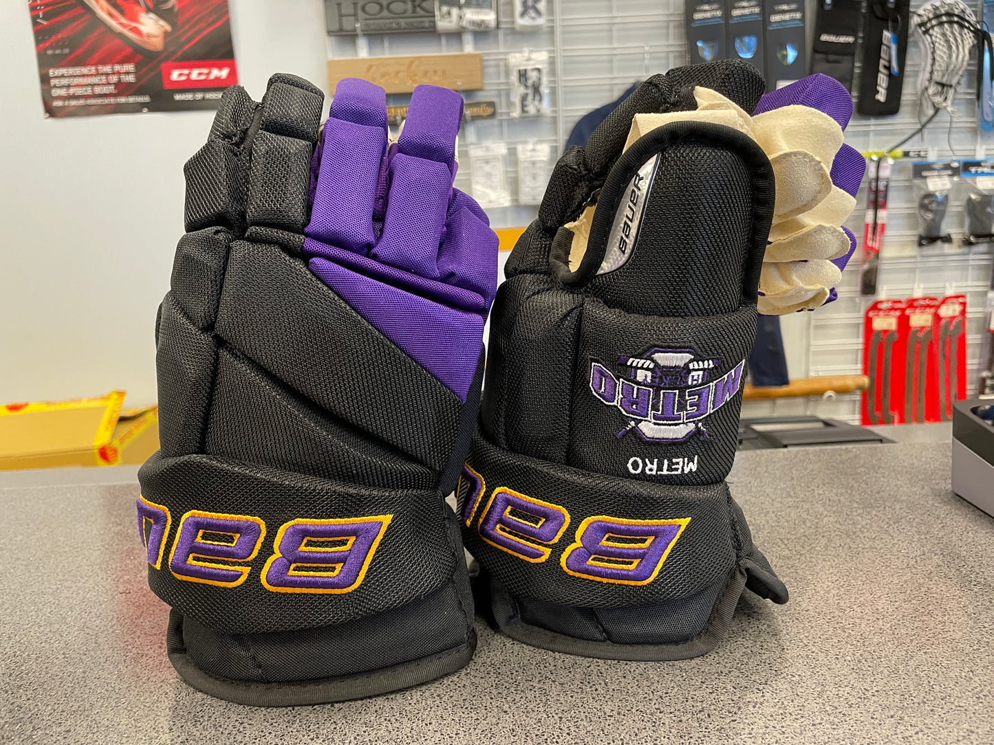 OMAHA METRO HS CUSTOM BAUER TEAM GLOVES